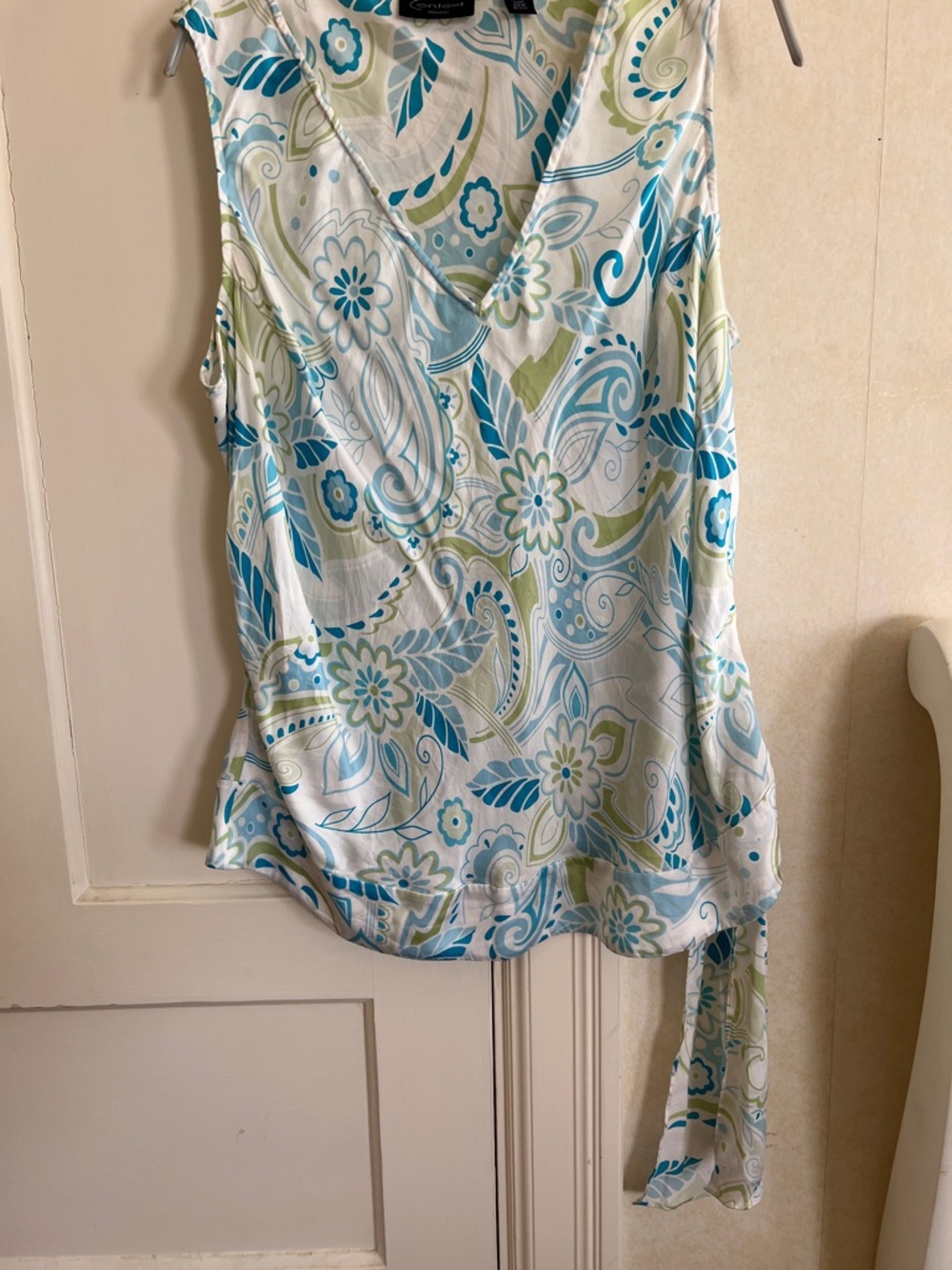 Context  100% Silk Floral Paisley blouse